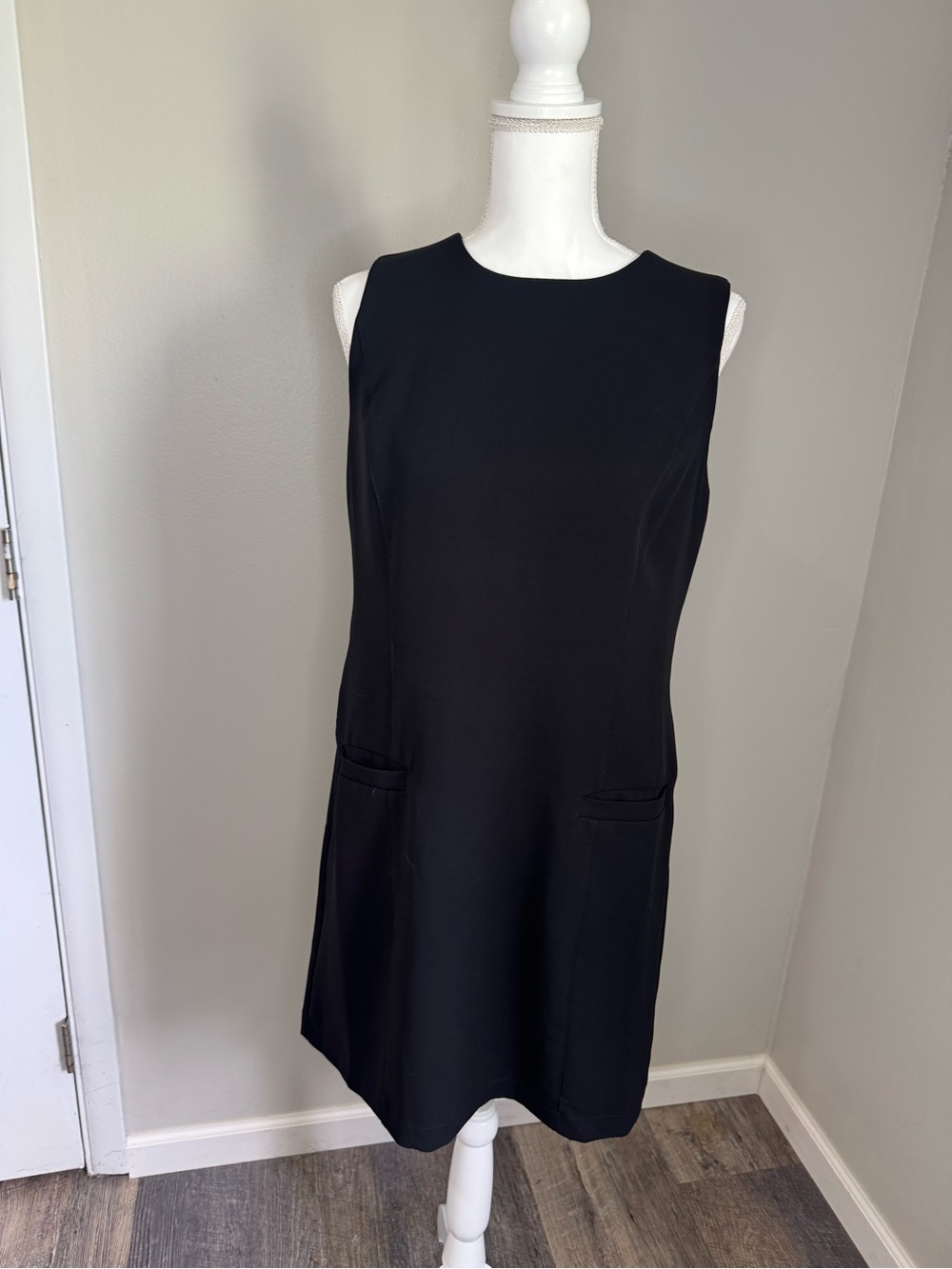 LOFT Black Sleeveless A-Line Shift Dress
